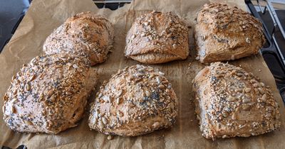 Bread rolls with seeds